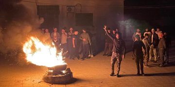 Ciwanên Dirbêsiyê li dijî nenaskirina Cejna Newrozê bertek nîşan dan