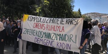 Meclîsa Jinên Ciwan a Partiya DEMê li Meşa “Em bi hêviyê ber bi azadiyê ve dimeşin”