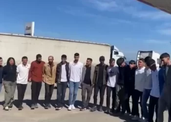 Ciwanên Kurdistan û Tirkiyeyê ber bi Amedê ve diherikin