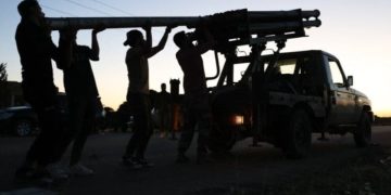 Li Siwêdayê pevçûn tund dibin: Hêzên Hikûmeta Demkî El Mecdelê hedef kir