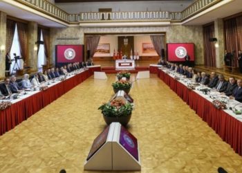 Wê şandeyek ji çar kesan pêk tê biçe Îmraliyê