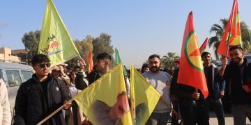 Xwendekaran li Qamîşloyê ji bo Roja Têkoşîna Neteweyî Meşek Girseyî Lidar Xistin