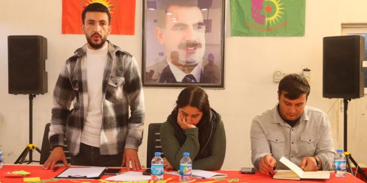 Ciwanên Reqa tekoşîna li dijî şîdeta li ser jin dan nîqaş kirin