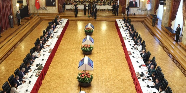 Komîsyona Parlamentoyê wê di 4’ê Kanûnê de bicive