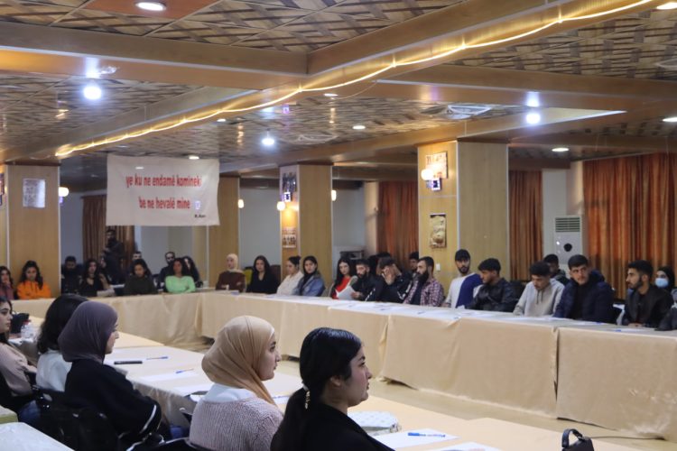 Qamişlo Bi pêşengtiya Desteya Ciwanan û Werzîşê ya Cîzîrê Komxebat derbare avakirina komînan hat lidarxistin