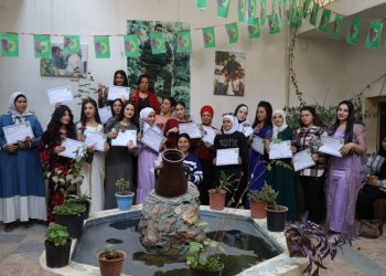 Li bajarê Helebê Yekîtiya Jinên Ciwan dewreyek perwerdeyê ya tenduristî bi dawî kir