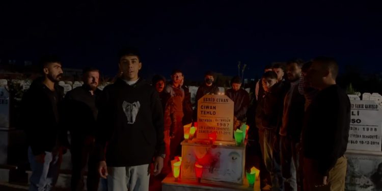 Ciwanên Şoreşger ên Qamişlo şehîd Ciwan Tehlo bibîranîn