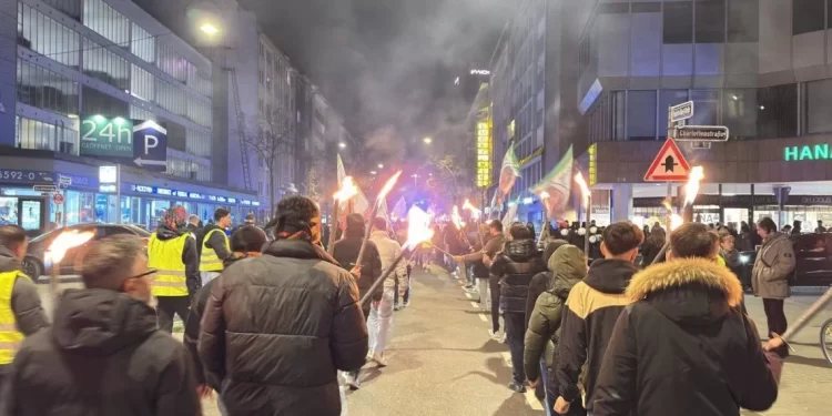 Meşa Meşaleyî ji aliyê Ciwanên NRW