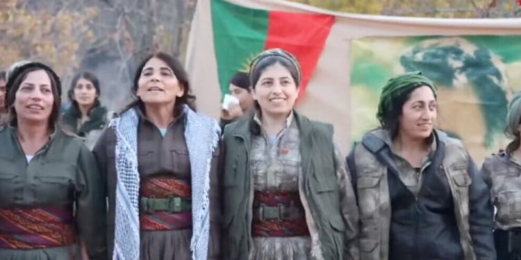 Cejna Berxwedana Neteweyî Li Qadên Gerîla Bi Coş Hat Pîrozkirin