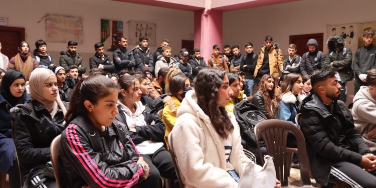 Yekîtiya Xwendekaran û Hêzên Ewlehiyê li Qamîşloyê Semînerek Dijî Madeyên Hişber Lidar Dixin