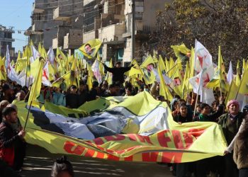 Şêniyên Firatê ji bo Azadiya Fîzîkî ya Rêber APO Meşiyan