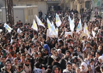 Bi Hezaran Xwendekar li Dijî Ambargoyê Meşiyan