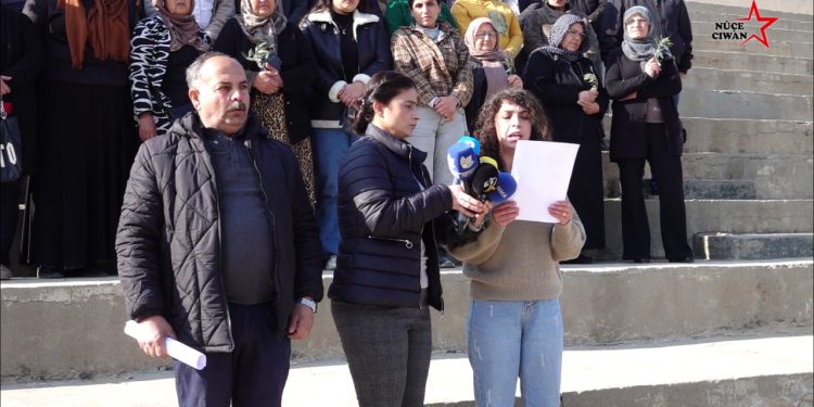 Koçberên ji Efrîn û Şehbayê daxwaza vegera ewle kir