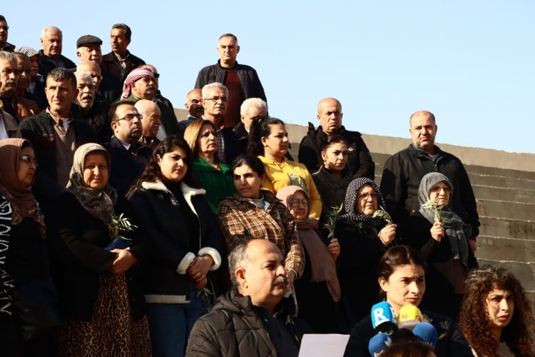 Koçberên ji Efrîn û Şehbayê daxwaza vegera ewle kir