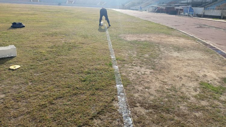 Desteya Werzîşê tamîrata stadyuma Şaredariya Reqayê dike