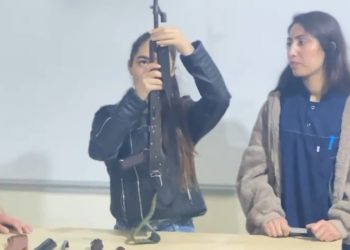 Xwendekarên Welatparêz ên Kobanê perwerdeyê parastinê lidardixin