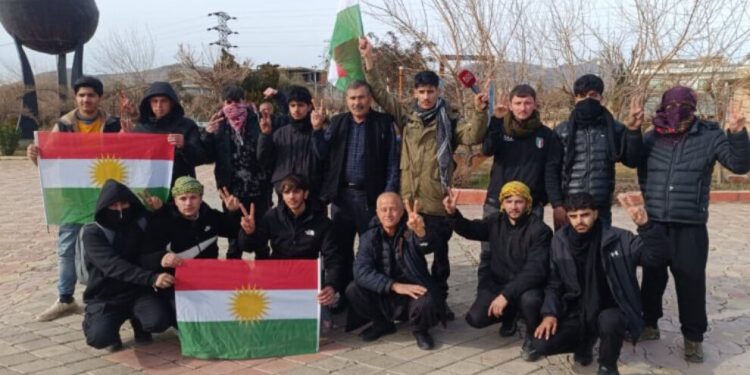 Ciwanên Raperîn Ji Bo Tevlîbûna Berxwedanê Çûn Rojava