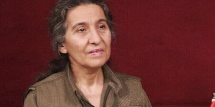 Ayten Dersîm: Divê Eem Li Dora Berxwedana Gelê Rojava Bibin Yek