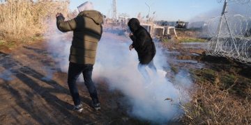 Êrîşa Li Ser Meşa Li Nisêbînê: Ciwan Li Berxwe Didin