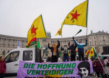 Ciwanên Enternasyonal Ji Bo Şikandina Dorpeç ê Li Ser Rojavaye Bi Karwanê Gelan Diçin Kobanê