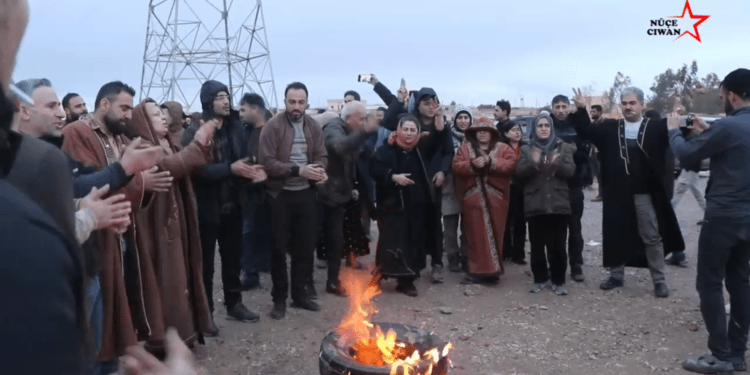 Gelê Reqayê bi Pêşengtiya Ciwanan ji bo Piştgiriya Eşrefiyê û Şêx Meqsûdê Ber bi Helebê ve Diçin