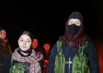 Jinên Ciwan ên li Dirbêsiyê Şoreşa Rojava Diparêzin: “Çeteyên Faşîst Dê Werin Têkbirin!”