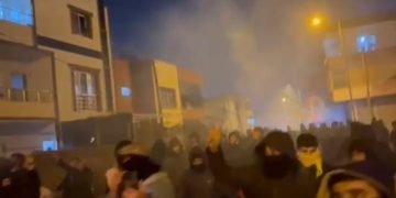 Xwepêşandanên Rojava Li Êlihê: Ciwan Bi Polîsan Re Pevçûn