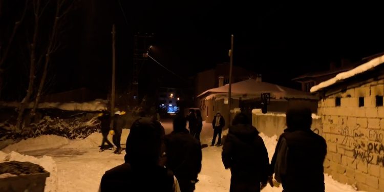 Ciwanên Welatparêz Li Wanê Xwepêşandanên Rojava Lidar Dixin