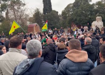 Li Silêmaniyê Li Dijî Êrîşên Li Ser Rojava Xwepêşandan