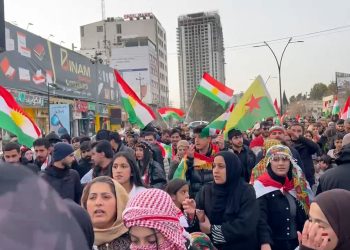 Bi Hezaran Ciwan Li Silêmaniyê Ji Bo Rojava Daketin Kolanan