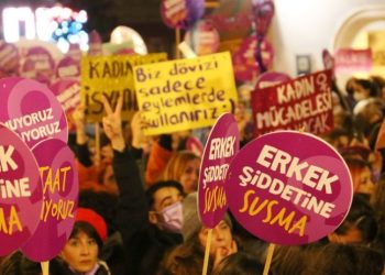 Mehekê De Herî Kêm 28 Jin û 2 Zarok Hatin Qetilkirin