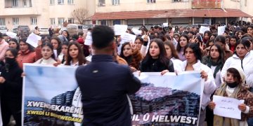 Bi hezarên xwendekarên Kobanê gotin “Berxwedan jiyan e”