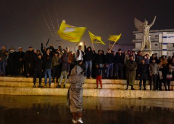 Gelê Kobanê ji bo piştgiriya QSD kom bû