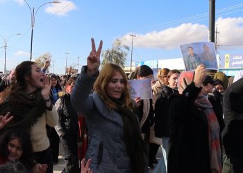 Li Şengalê Gel Ji Bo Rojava Meşiya