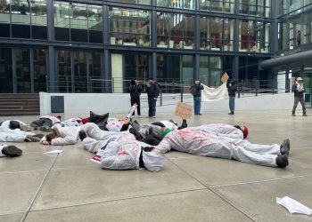 Ciwanên Kurd û Enternasyonalîst Li Ber Avahiya RTL’ê Çalakî Darxist