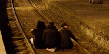 Hambûrg TCŞ: Derbasbûnên Hauptbahnhof Regional Bahn Hatin Rawestandin