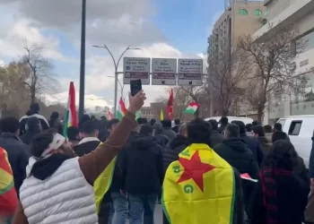 Bi Hezaran Ciwan Li Silêmaniyê Ji Bo Rojava Daketin Kolanan