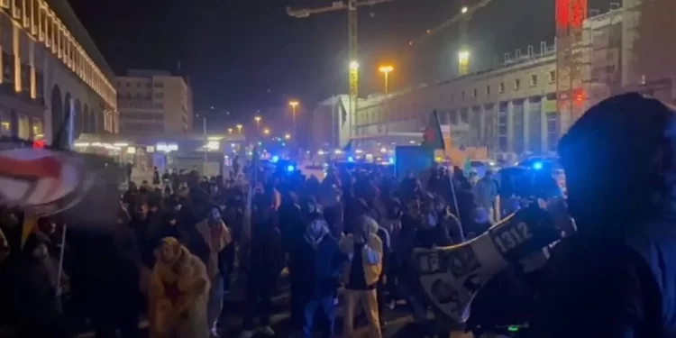 TCŞ li Stuttgartê: Niha Dema Serhildanê Ye!