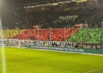 Di Maça St. Pauli – RB Leipzig Êrîşên Li Dijî Rojava Hatin Protestokirin