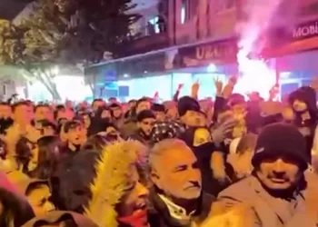 Li Mersînê Ji Bo Rojava Gel Daket Kolanan