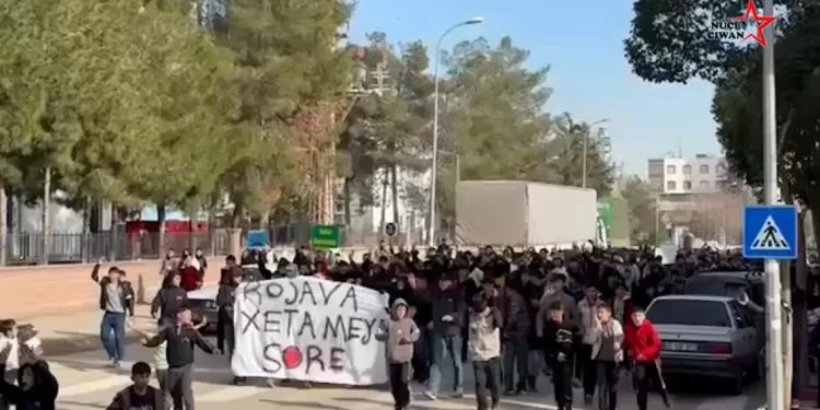 Li Wêranşarê Bi Hezaran Ciwan Daketin Kolanan