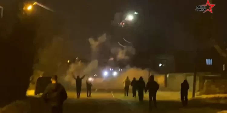 Ciwanên Welatparêz Ên Li Wan Xaçortê Ji Bo Rojava Çalakî Li Dar Xistin