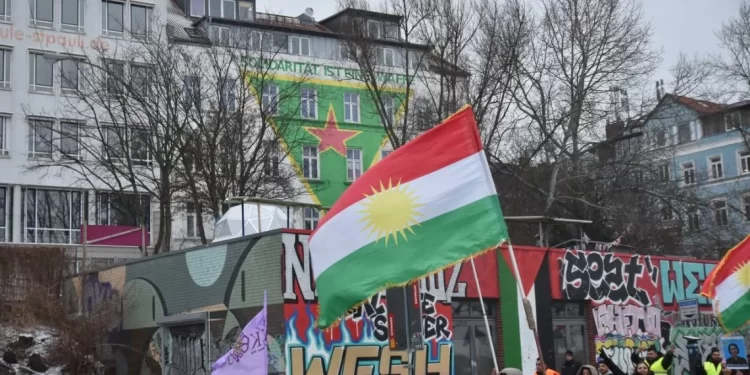 Bi Deh Hezaran Kes Li Hamburgê: Rojava Xeta Me Ya Sor e