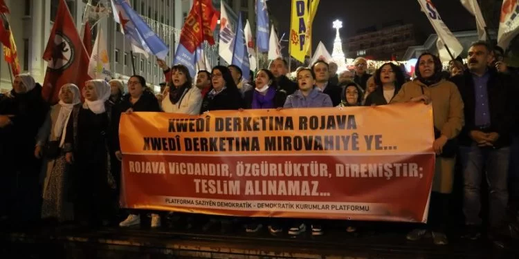 Li Stenbolê Êrîşên Li Ser Helebê Hatin Protestokirin
