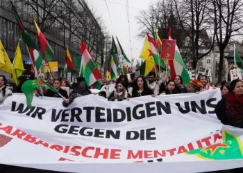 Bi Deh Hezaran Kes Li Zurîhê Ji Bo Rojava Rabûn Ser Piyan