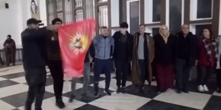 Ciwanên Kobanî Bi Biryardarî Ber Bi Helebê Ve Diçin