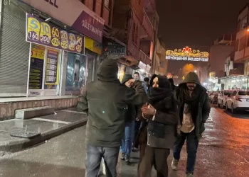 Ciwanên Rihayê Ji Bo Şêx Meqsûd Meşek Li Dar Xistin