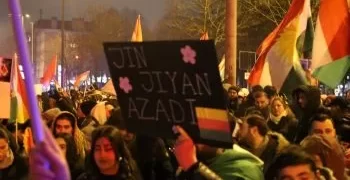 Li Hamburgê Bi Hezaran Kes Daketin Kolanan û Êrîşên Dagirker Protesto Kirin