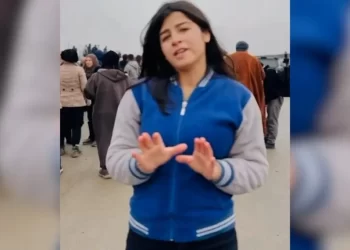 Gelê Rojava Ber Bi Helebê Ve Diçin