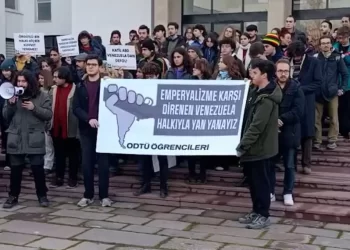 Xwendekaran Êrîşên Amerîkî Protesto Kirin